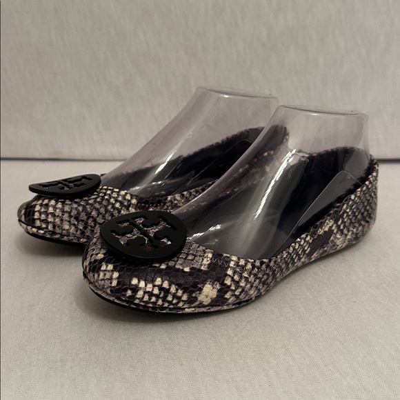Tory Burch Black & Cream Snake Pattern Ballet Flats Roccia Snake Python Womens 6 - Picture 3 of 15